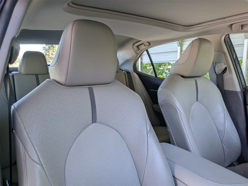 Thumbnail: 2021 Toyota Camry - 11