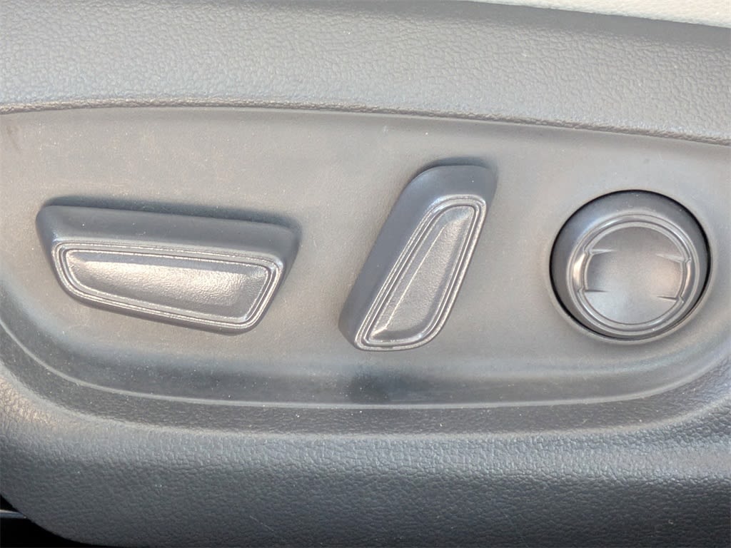 Thumbnail: 2021 Toyota Camry - 25