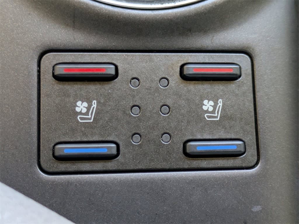 Thumbnail: 2021 Toyota Camry - 33