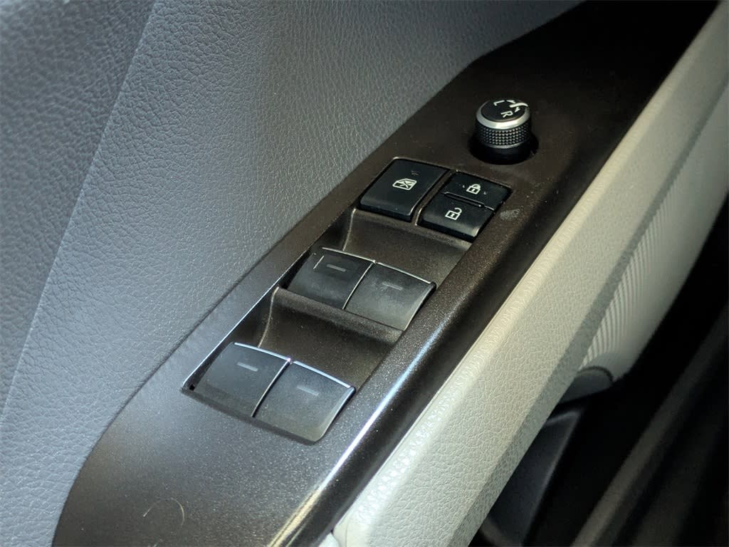 Thumbnail: 2021 Toyota Camry - 36