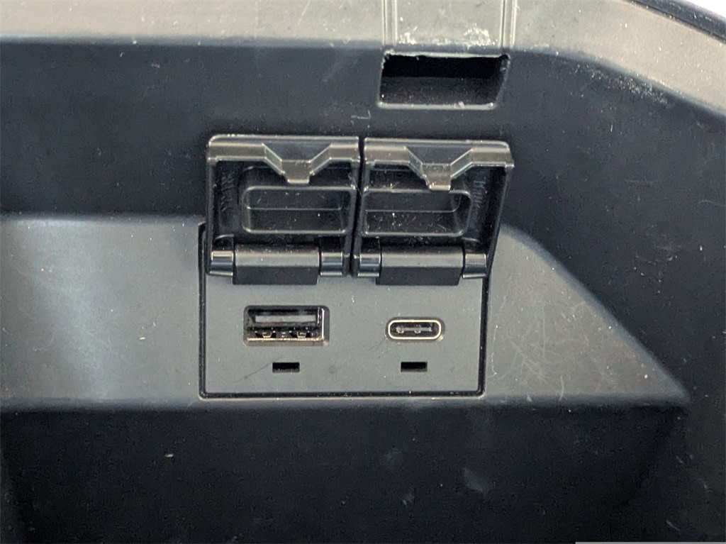 Thumbnail: 2021 Toyota Camry - 34