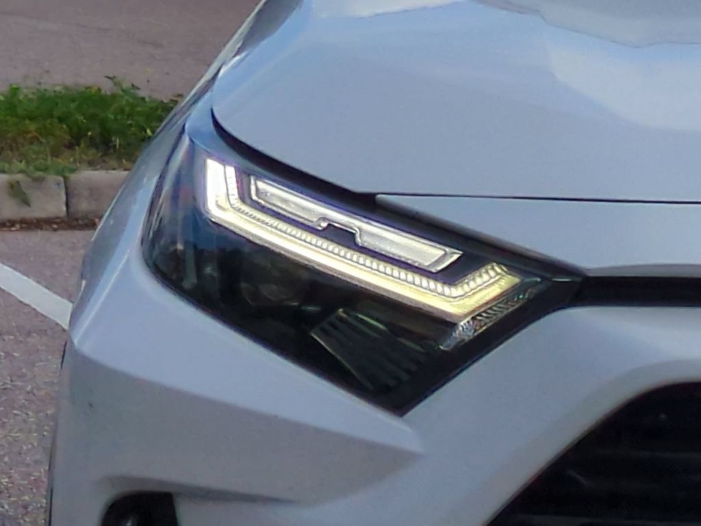 Thumbnail: 2024 Toyota RAV4 - 20