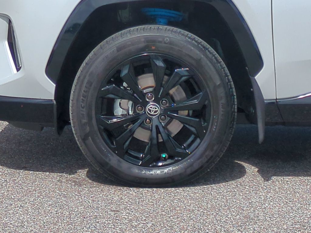 Thumbnail: 2024 Toyota RAV4 - 7