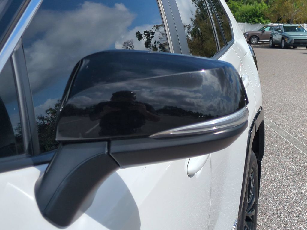 Thumbnail: 2024 Toyota RAV4 - 21
