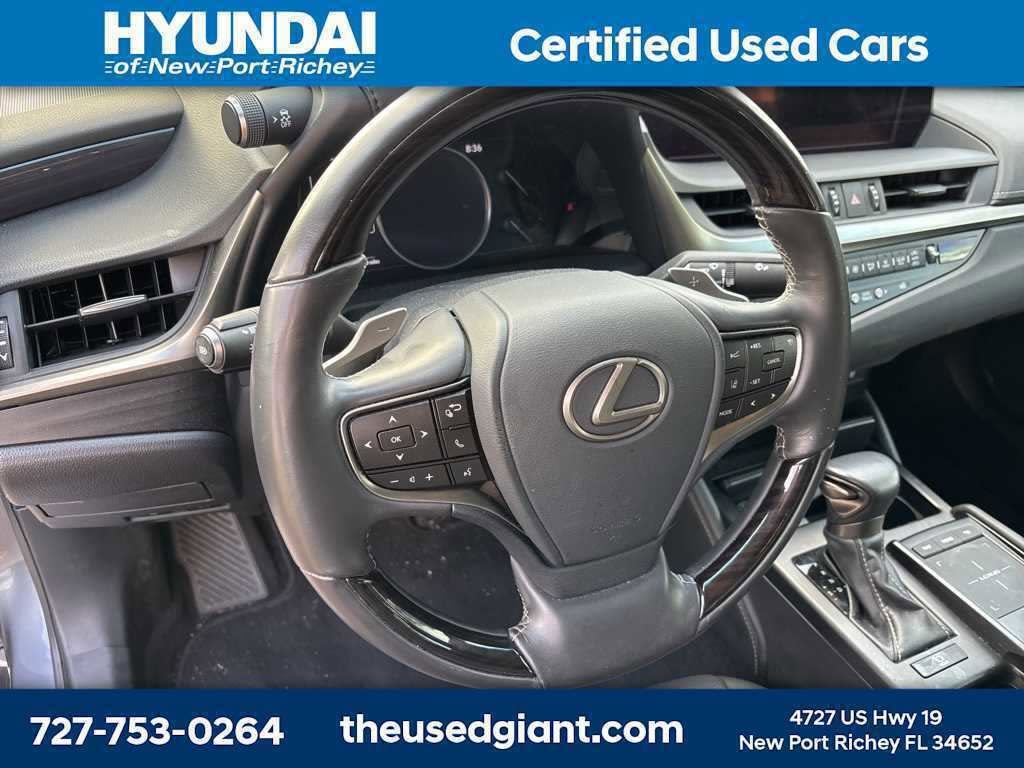 Thumbnail: 2019 Lexus ES - 5