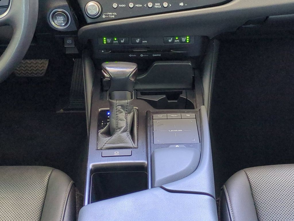 Thumbnail: 2022 Lexus ES - 14