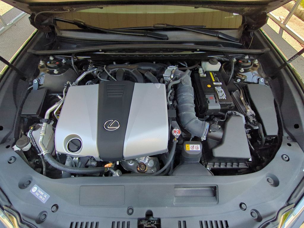 Thumbnail: 2022 Lexus ES - 8