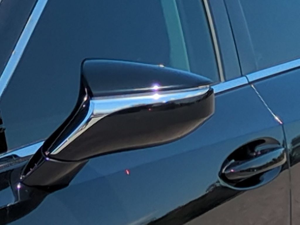 Thumbnail: 2022 Lexus ES - 20