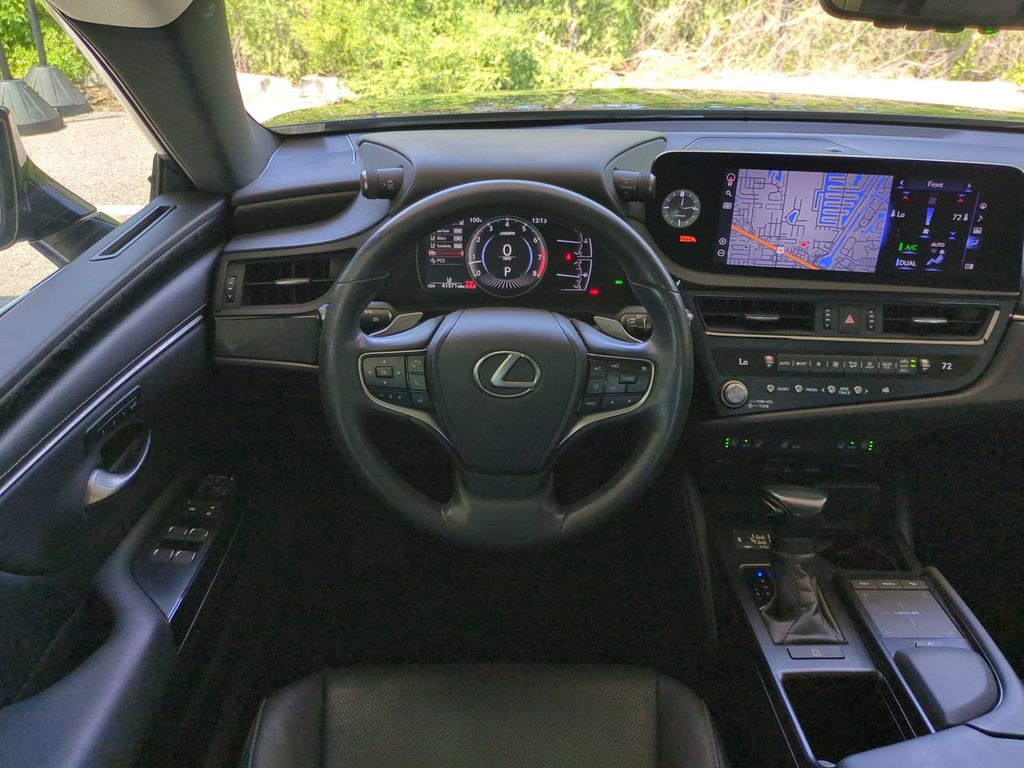 Thumbnail: 2022 Lexus ES - 9