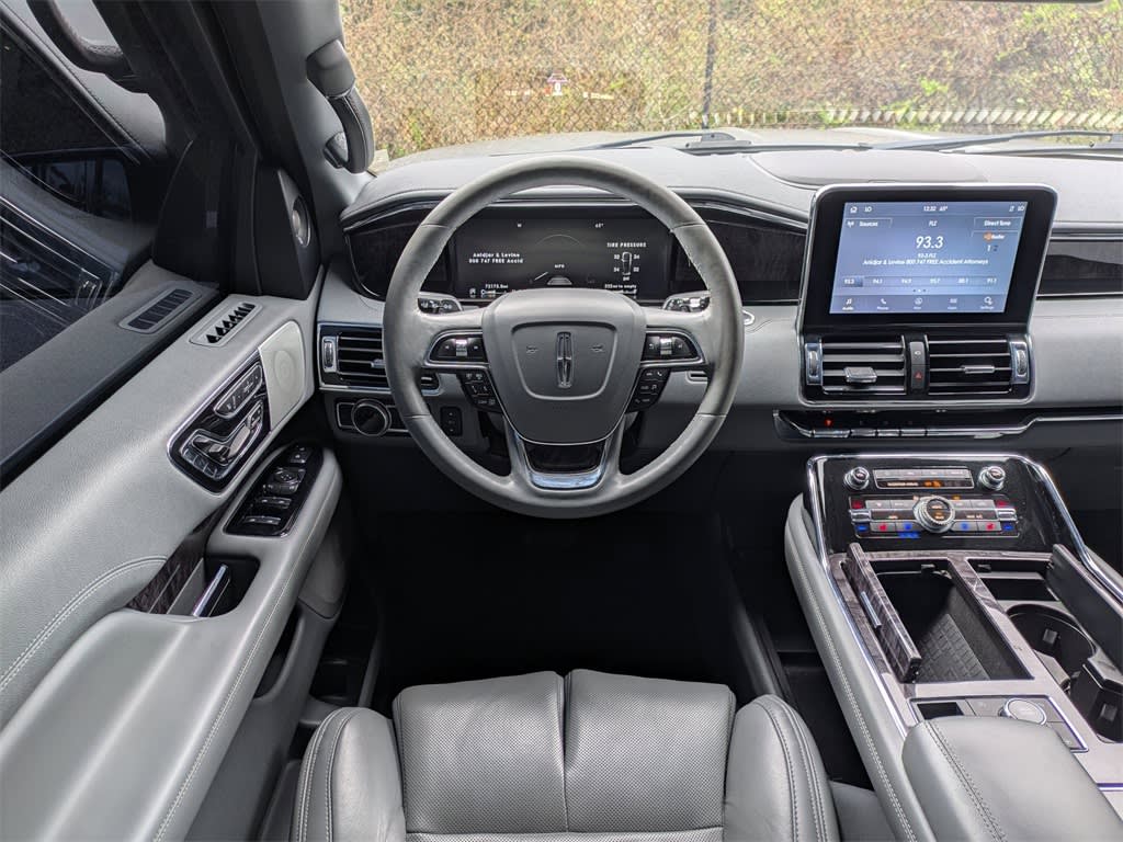 Thumbnail: 2020 Lincoln Navigator - 9