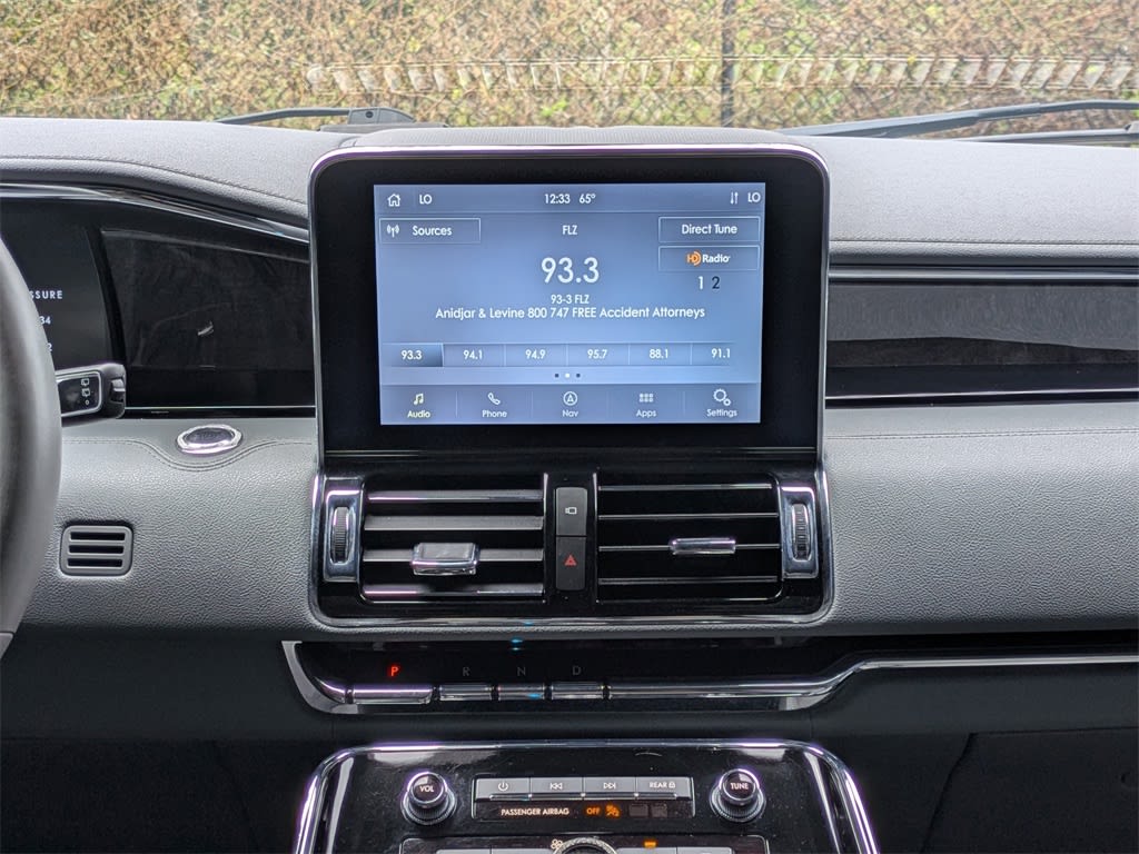 Thumbnail: 2020 Lincoln Navigator - 31