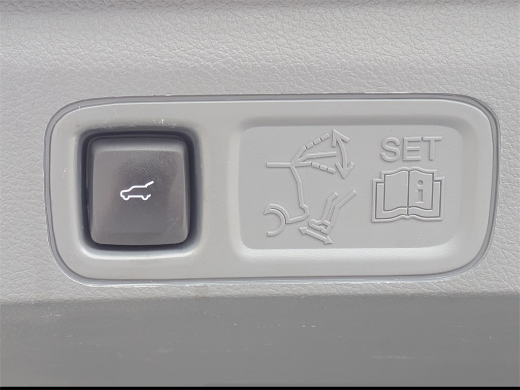 Thumbnail: 2020 Lincoln Navigator - 22