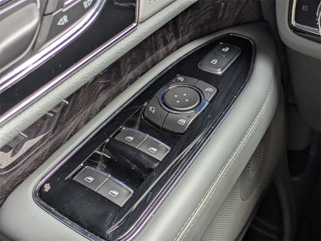 Thumbnail: 2020 Lincoln Navigator - 41