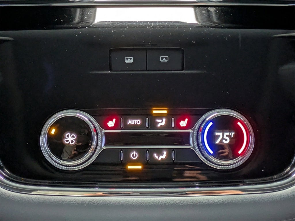 Thumbnail: 2020 Lincoln Navigator - 28