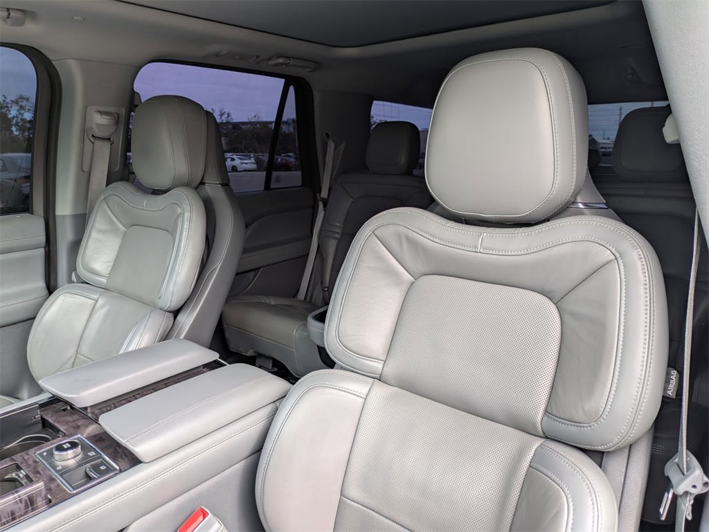 Thumbnail: 2020 Lincoln Navigator - 10
