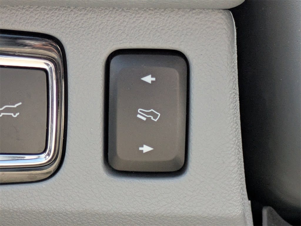 Thumbnail: 2020 Lincoln Navigator - 40