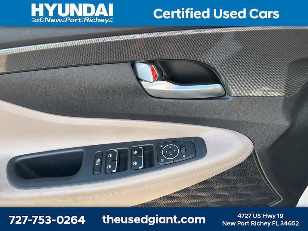 Thumbnail: 2022 Hyundai Santa Fe - 12