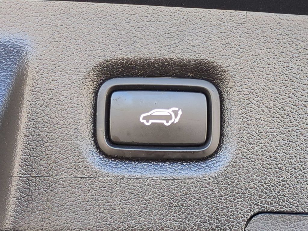 Thumbnail: 2023 Hyundai Santa Fe - 18