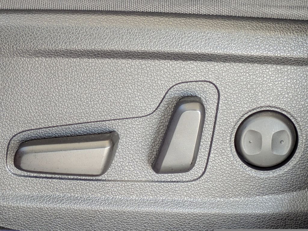 Thumbnail: 2020 Hyundai Santa Fe - 28