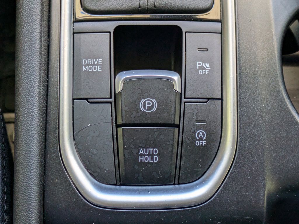 Thumbnail: 2020 Hyundai Santa Fe - 32