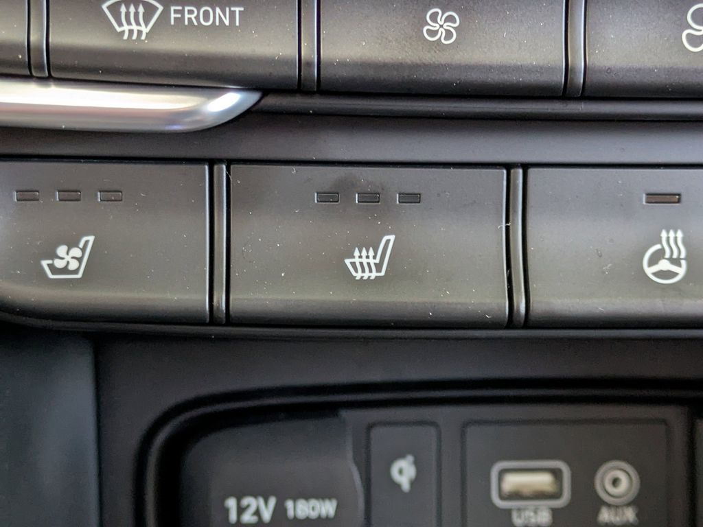 Thumbnail: 2020 Hyundai Santa Fe - 33