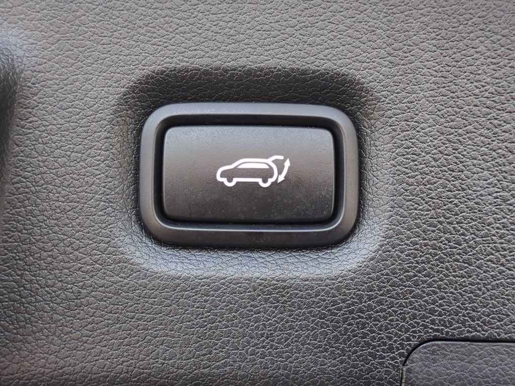 Thumbnail: 2019 Hyundai Santa Fe - 22