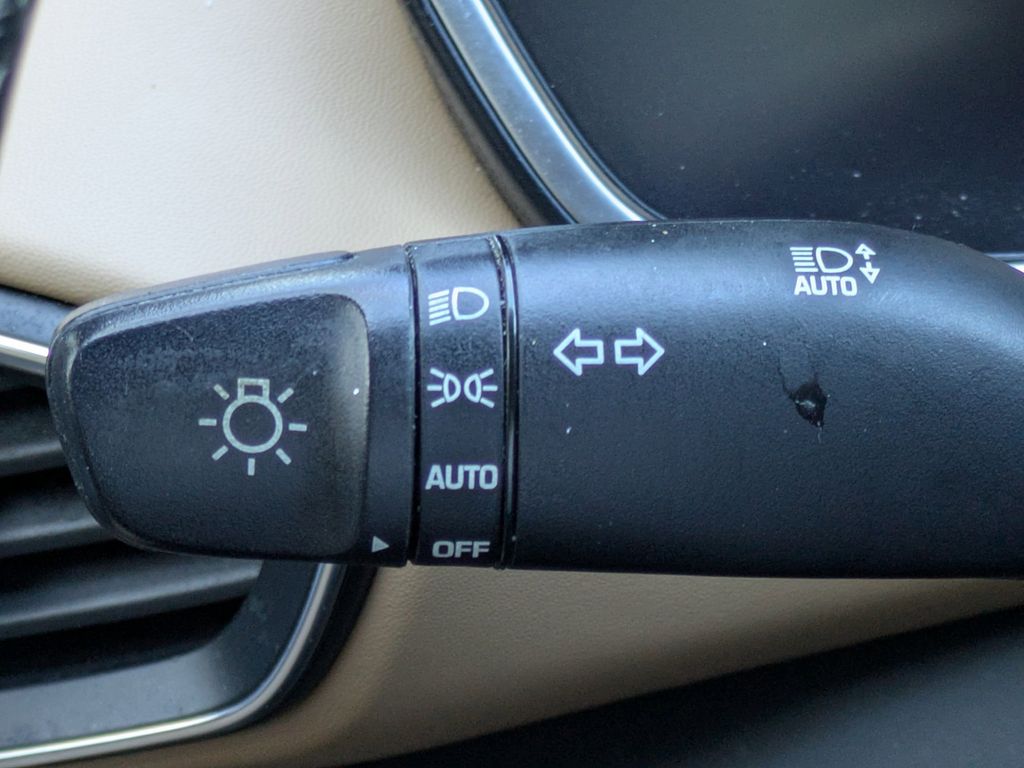 Thumbnail: 2022 Hyundai Santa Fe - 14