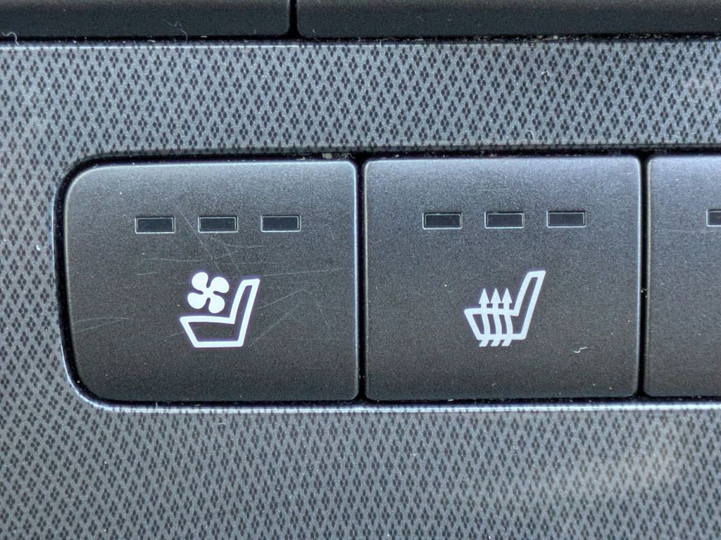 Thumbnail: 2022 Hyundai Santa Fe - 36