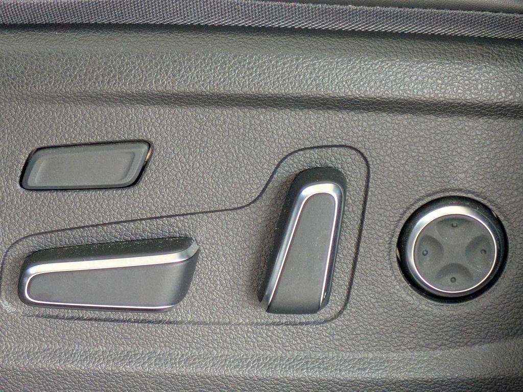 Thumbnail: 2023 Hyundai Santa Fe - 28
