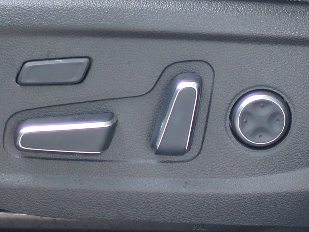 Thumbnail: 2023 Hyundai Santa Fe - 25