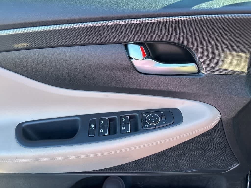 Thumbnail: 2022 Hyundai Santa Fe - 12