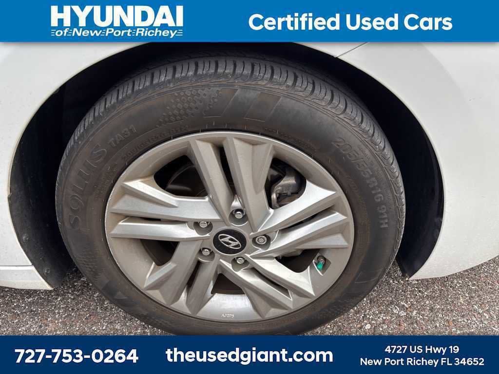 Thumbnail: 2020 Hyundai Elantra - 4