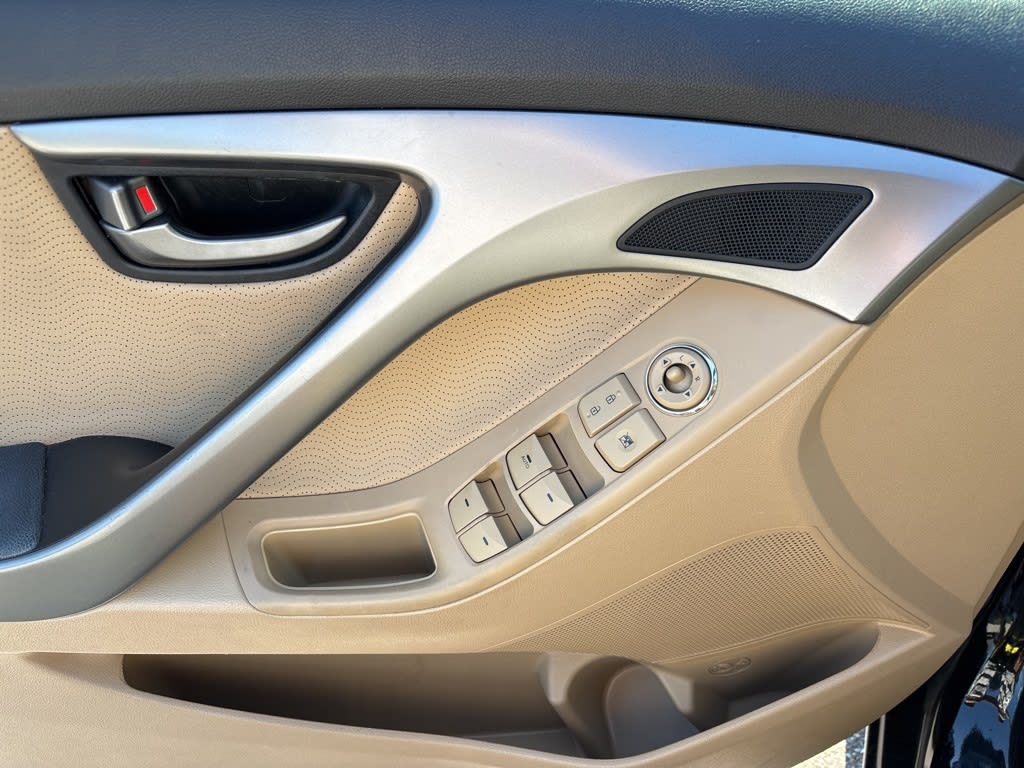 Thumbnail: 2013 Hyundai Elantra - 14
