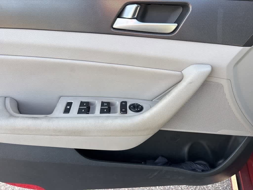 Thumbnail: 2017 Hyundai Sonata - 13