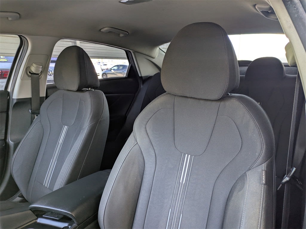 Thumbnail: 2021 Hyundai Elantra - 12