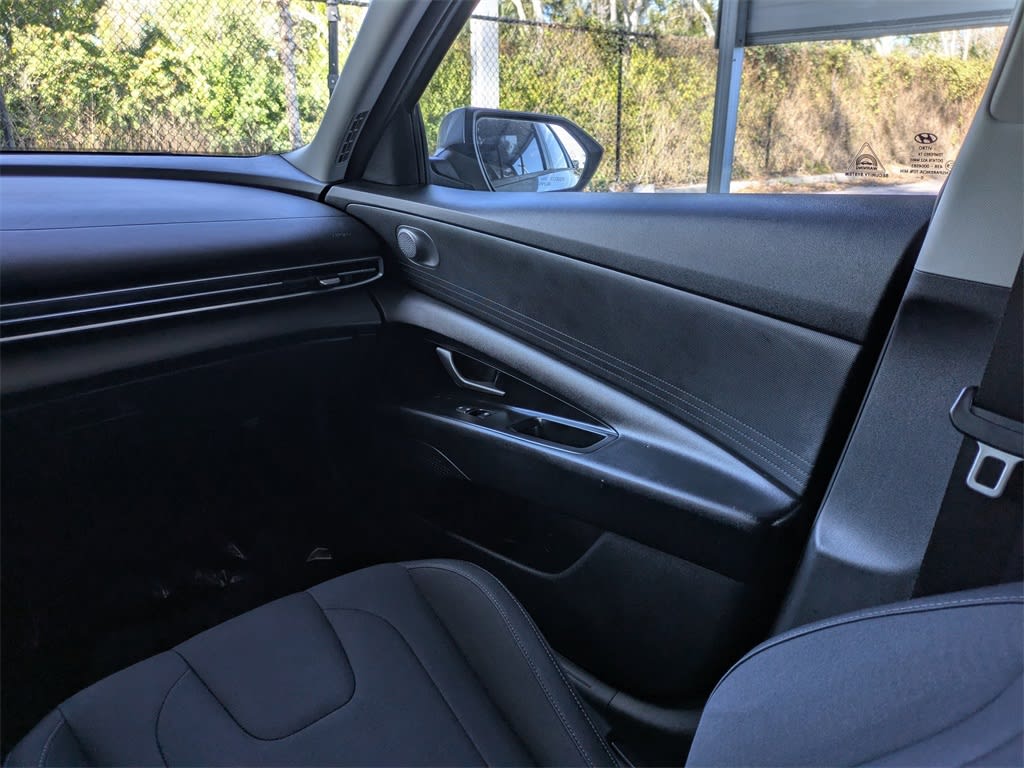 Thumbnail: 2021 Hyundai Elantra - 21