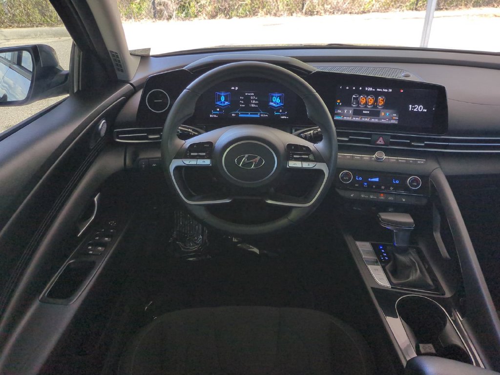 Thumbnail: 2023 Hyundai Elantra - 9