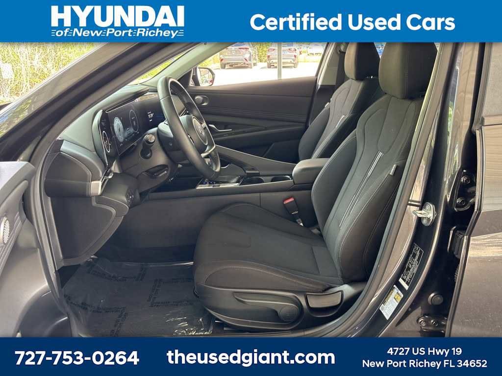 Thumbnail: 2023 Hyundai Elantra - 10