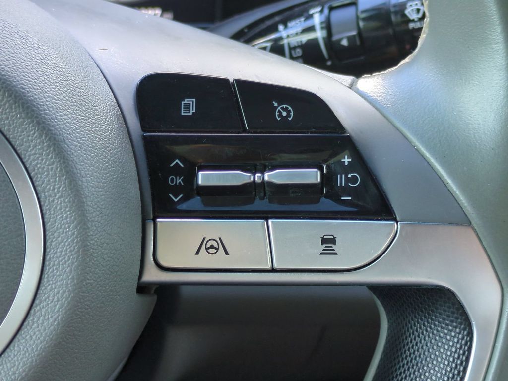 Thumbnail: 2021 Hyundai Elantra - 25
