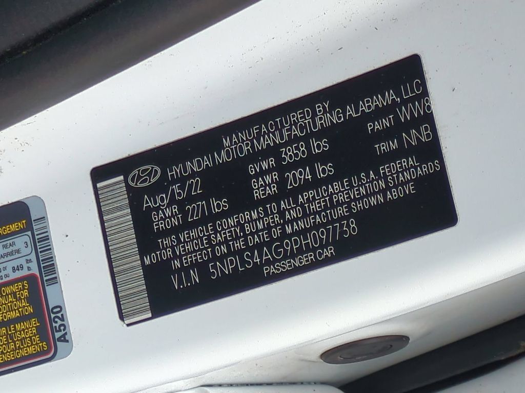 Thumbnail: 2023 Hyundai Elantra - 17