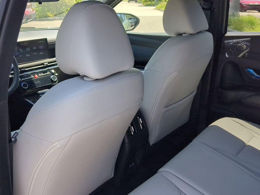 Thumbnail: 2026 Hyundai Santa Cruz - 10