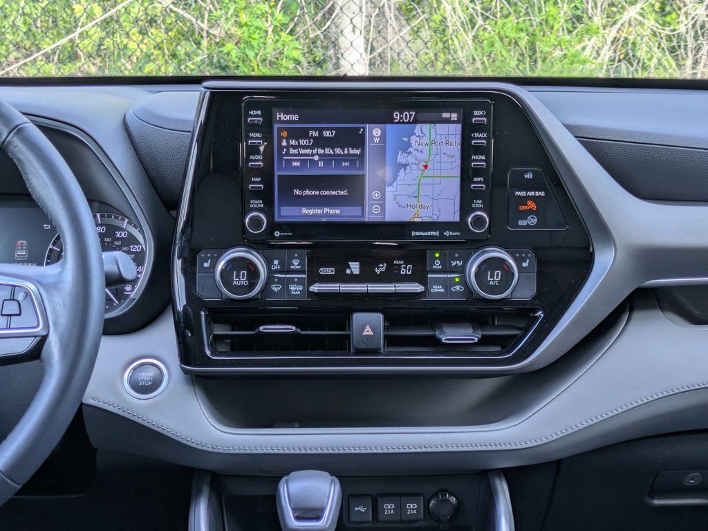 Thumbnail: 2021 Toyota Highlander - 14