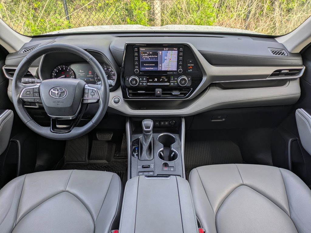 Thumbnail: 2021 Toyota Highlander - 2