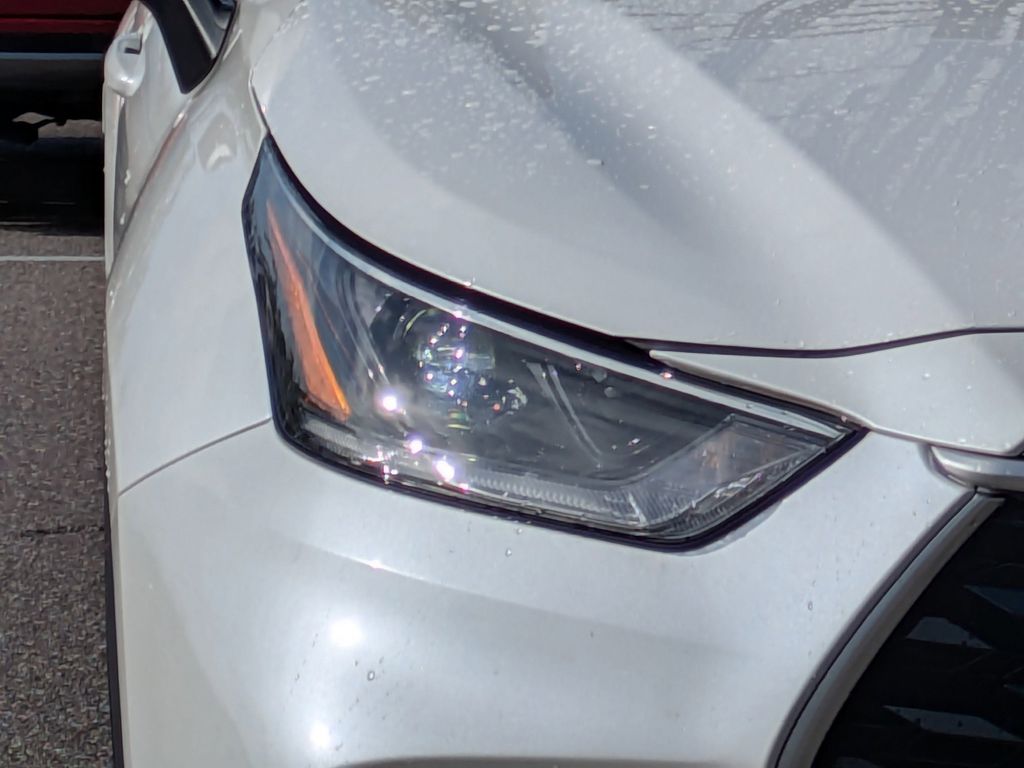 Thumbnail: 2021 Toyota Highlander - 21