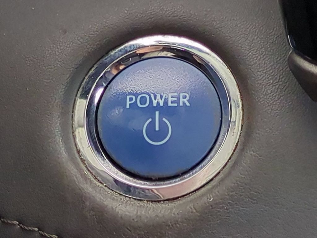 Thumbnail: 2022 Toyota Highlander - 33