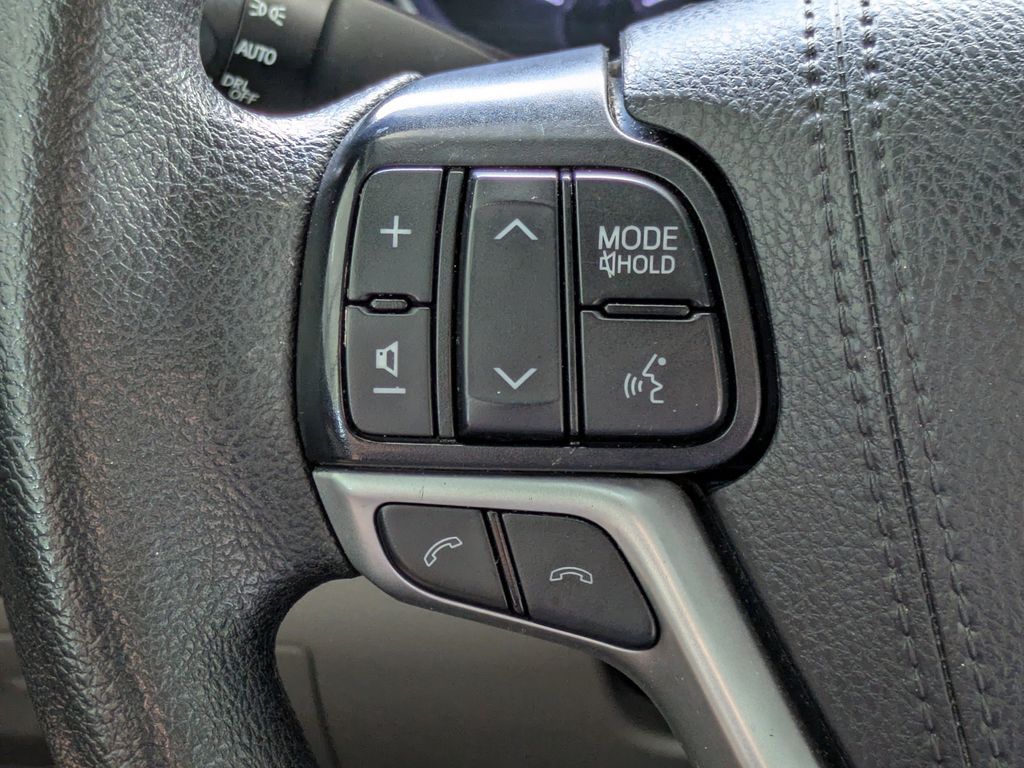 Thumbnail: 2019 Toyota Highlander - 31