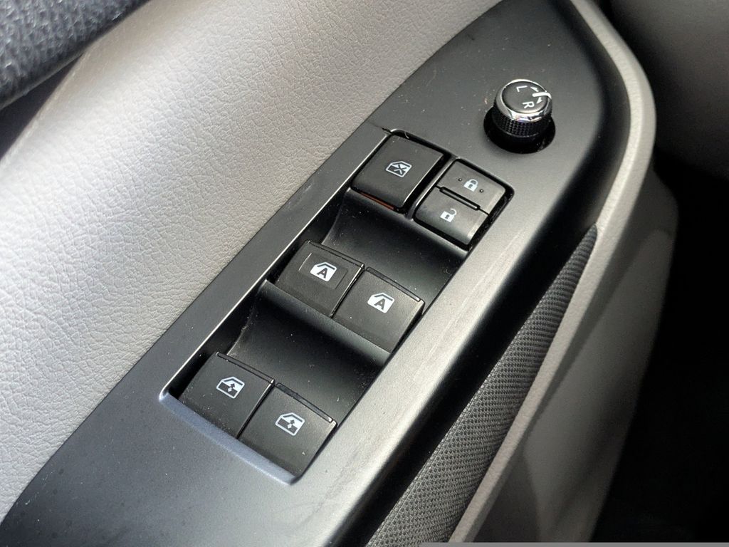 Thumbnail: 2019 Toyota Highlander - 30