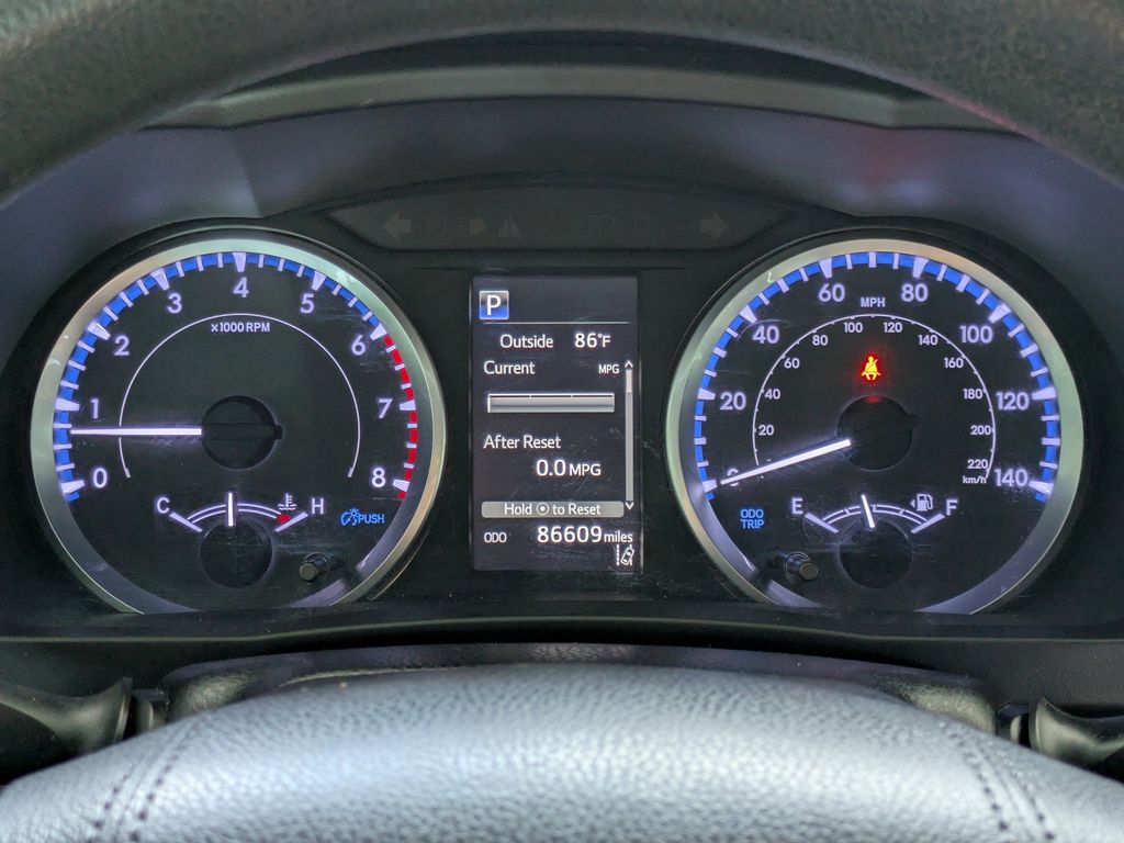 Thumbnail: 2019 Toyota Highlander - 16