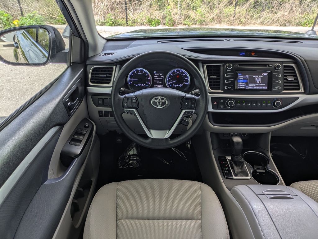 Thumbnail: 2019 Toyota Highlander - 10