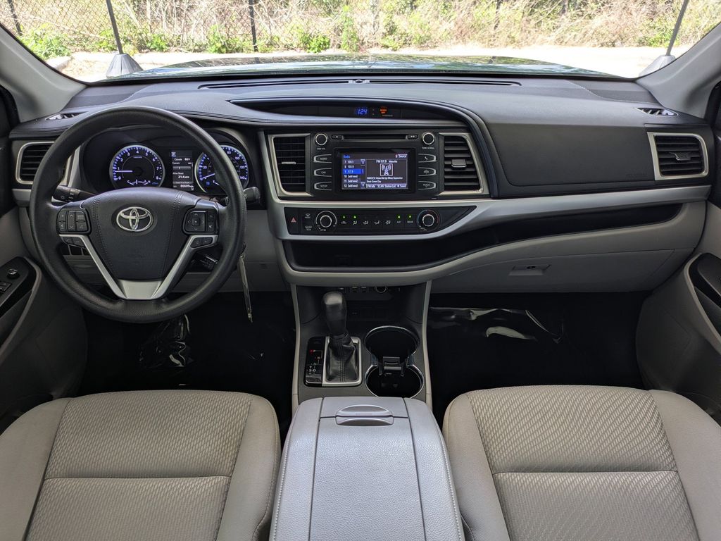 Thumbnail: 2019 Toyota Highlander - 2